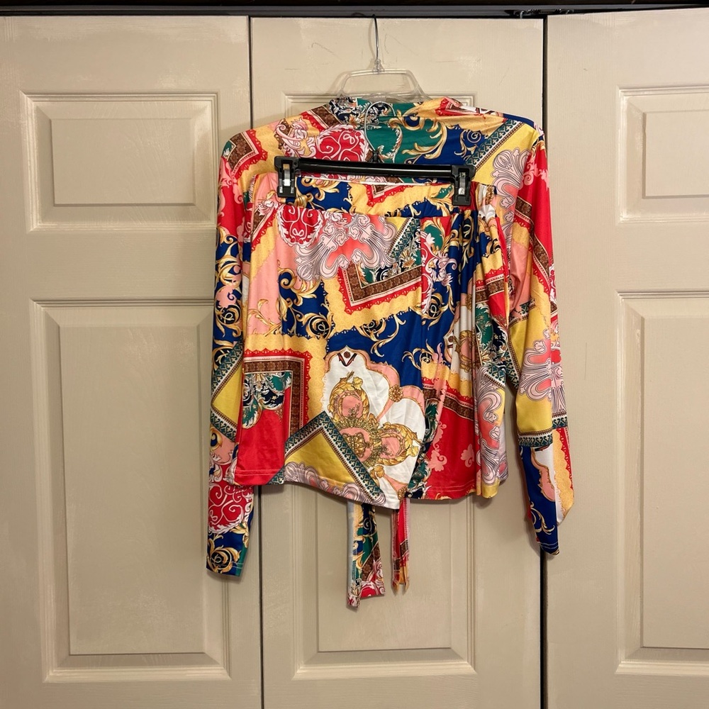 Multi-Color Two Piece Short Set Size 1x. - image 3